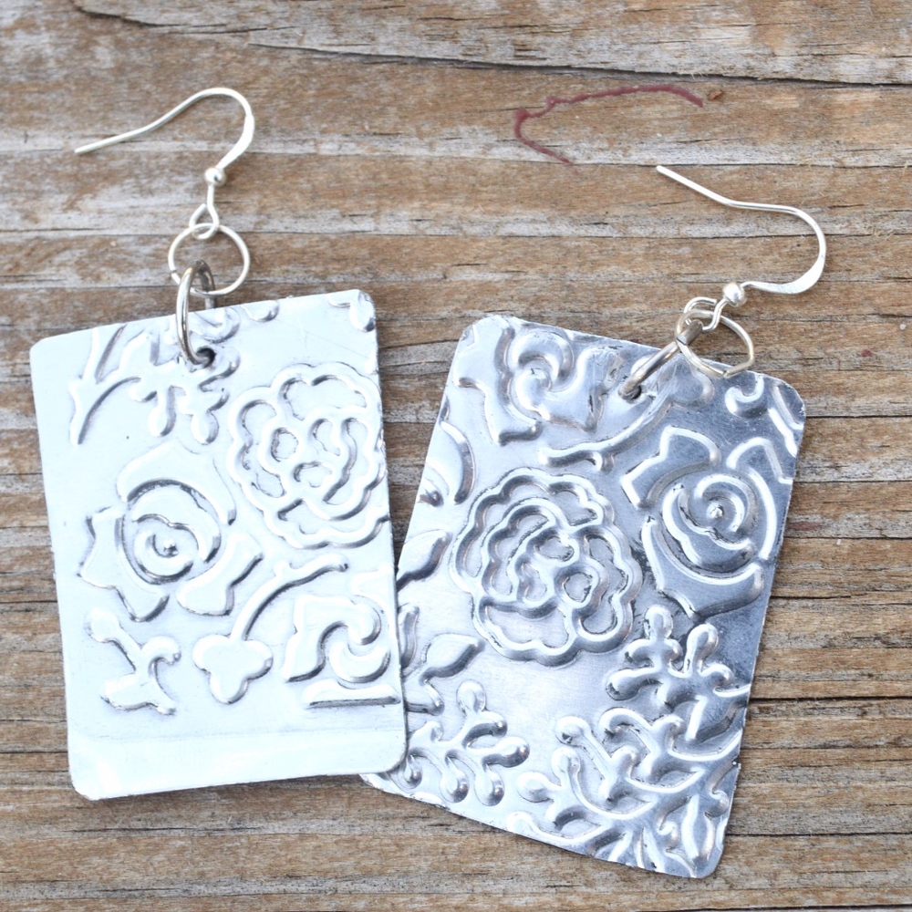 Lightweight Floral Roses Silver Drop Earrings Boho Gift Rose Handmade Aluminum - Picture 1 of 4
